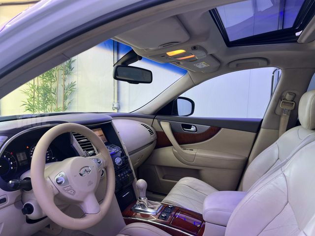 אינפיניטי QX70
