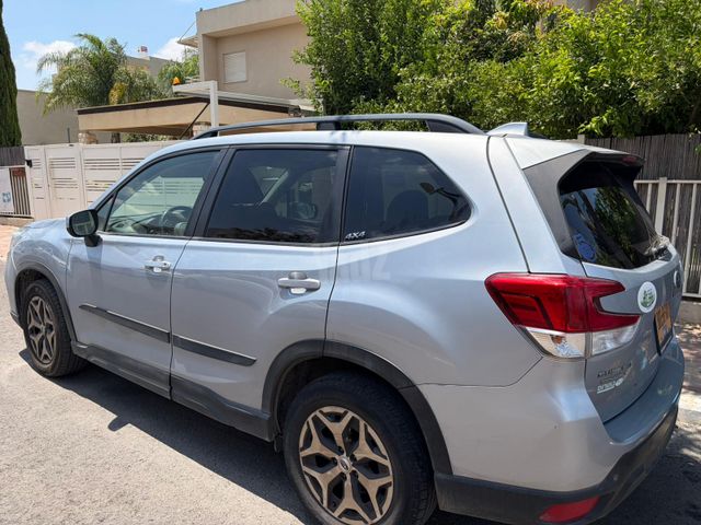 סובארו פורסטר