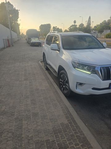 טויוטה לנד קרוזר