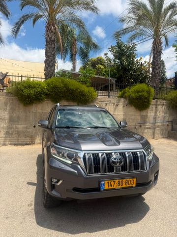 טויוטה לנד קרוזר