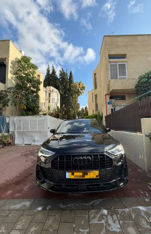 אאודי Q3