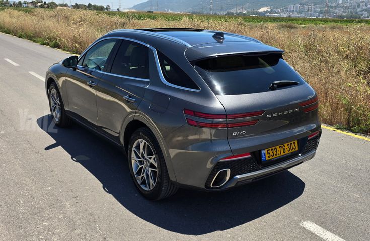 ג'נסיס GV70