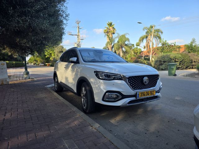 מודעת רכב אם ג'י EHS PHEV