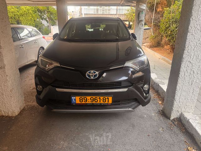 טויוטה RAV4