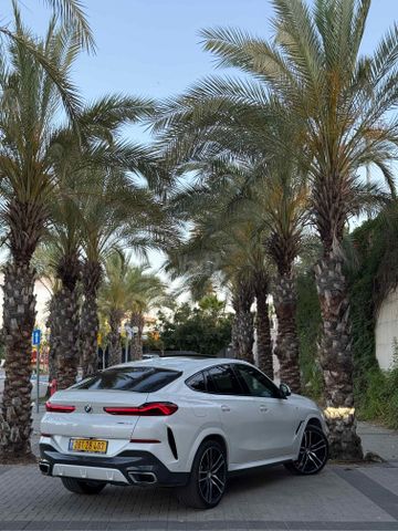 ב מ וו X6