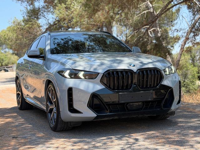 ב מ וו X6