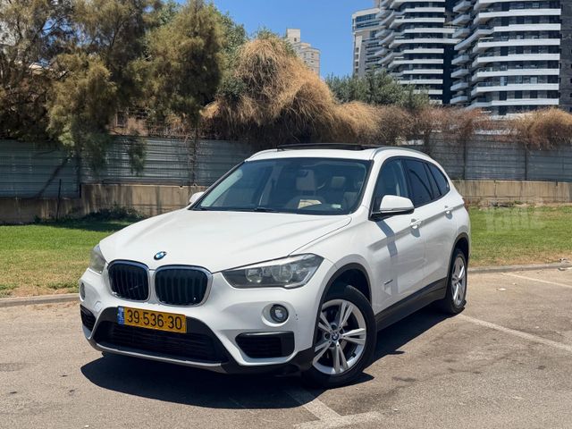 ב מ וו X1