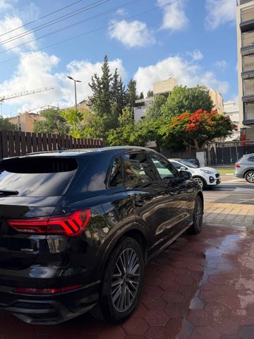 אאודי Q3
