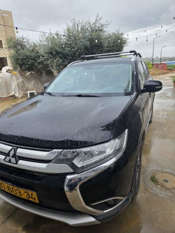 מיצובישי אאוטלנדר