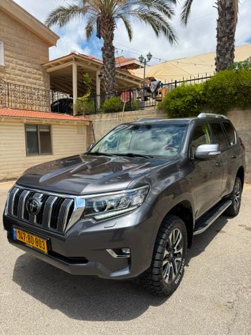טויוטה לנד קרוזר