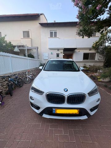 ב מ וו X1