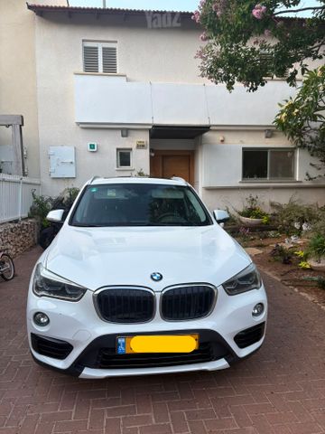 ב מ וו X1