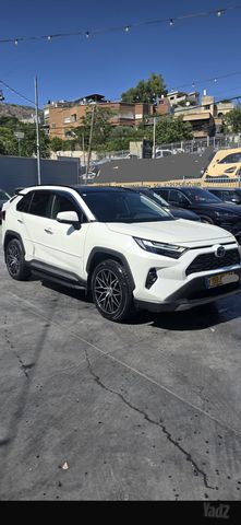 טויוטה RAV4