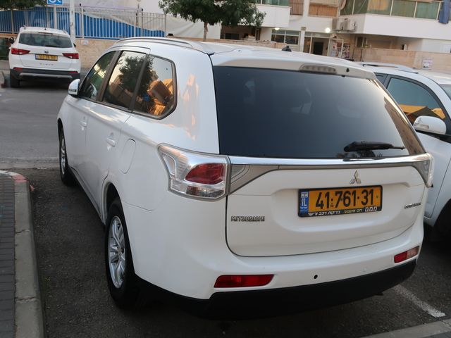מיצובישי אאוטלנדר