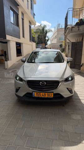 מודעת רכב מאזדה CX-3