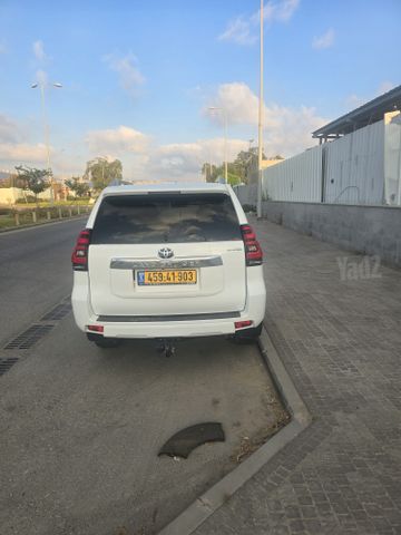 טויוטה לנד קרוזר