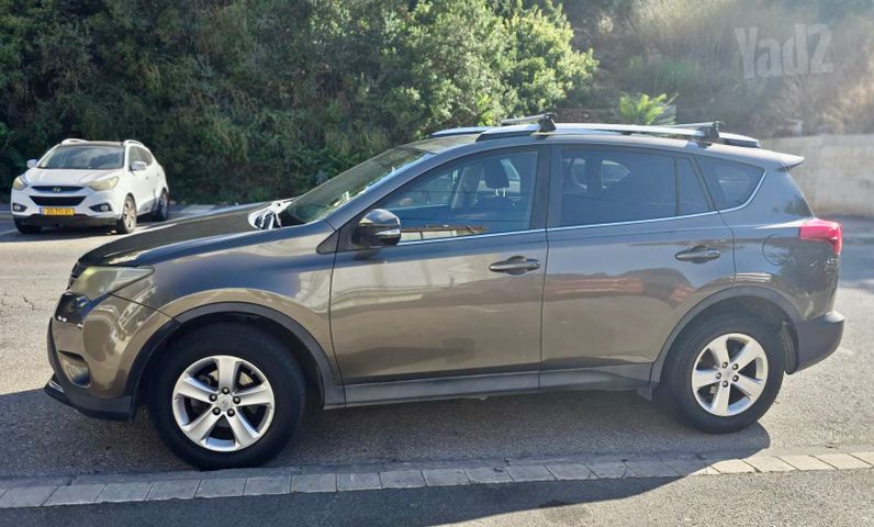 טויוטה RAV4