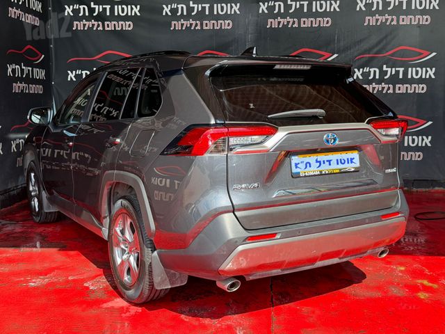 טויוטה RAV4
