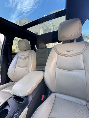 קאדילק XT5