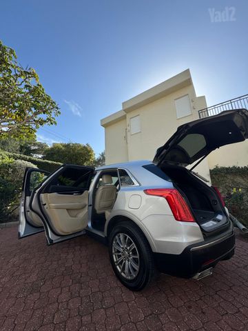 קאדילק XT5