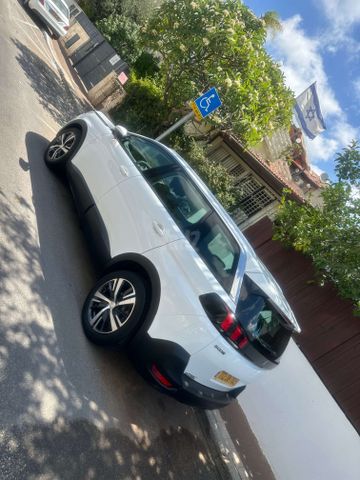 פיג'ו 5008
