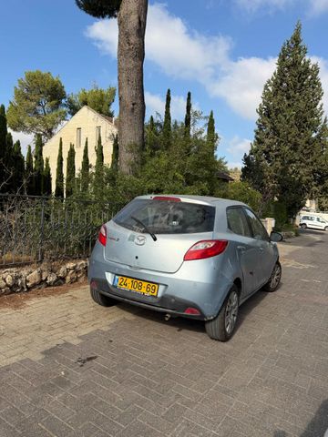 מודעת רכב מאזדה 2
