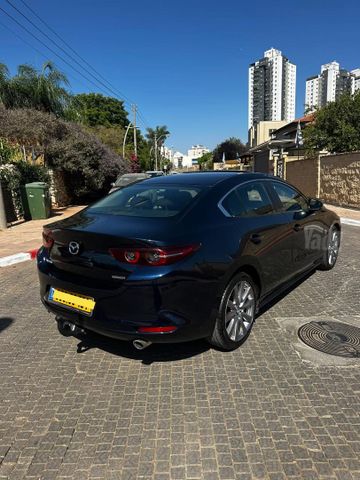 מאזדה 3