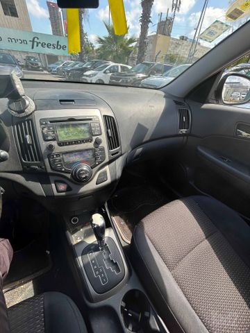 יונדאי i30