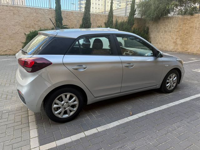 יונדאי i20