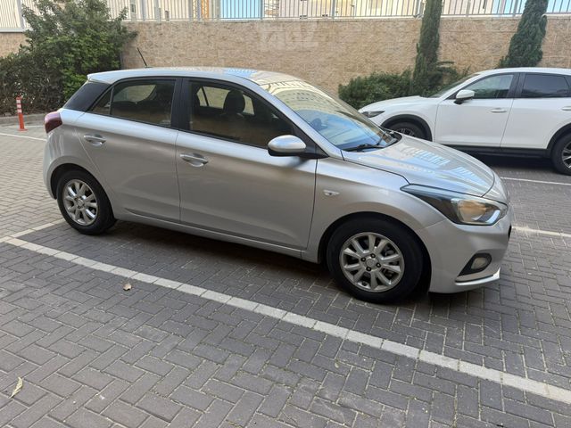 יונדאי i20