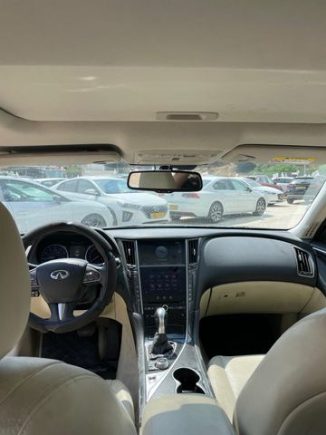 אינפיניטי Q50