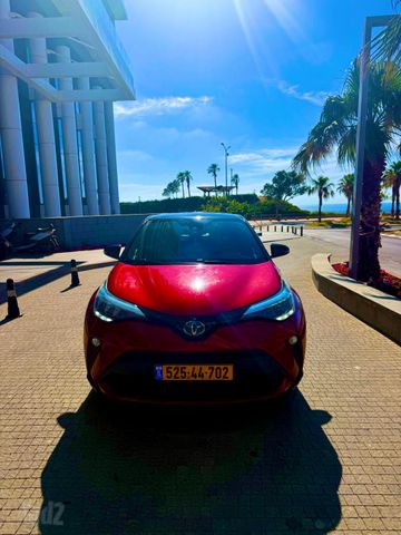מודעת רכב טויוטה C-HR