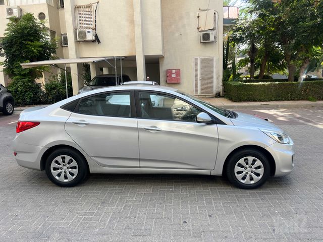 יונדאי אקסנט i25