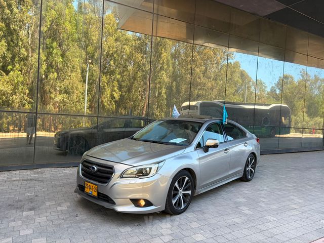 סובארו B4/לגאסי