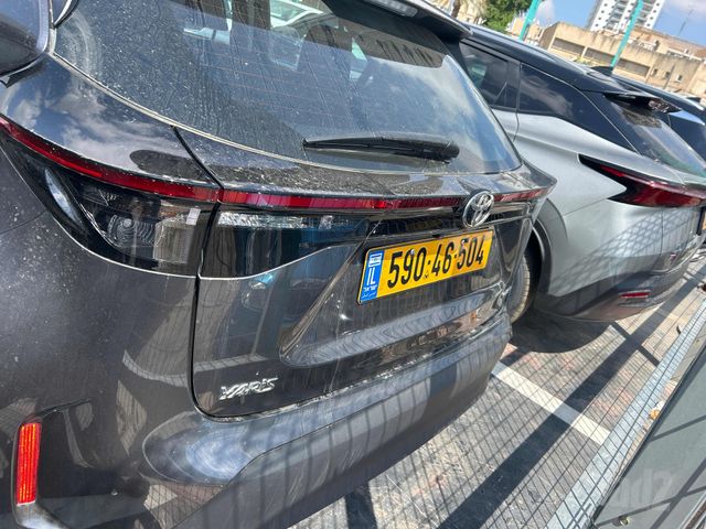 טויוטה יאריס קרוס