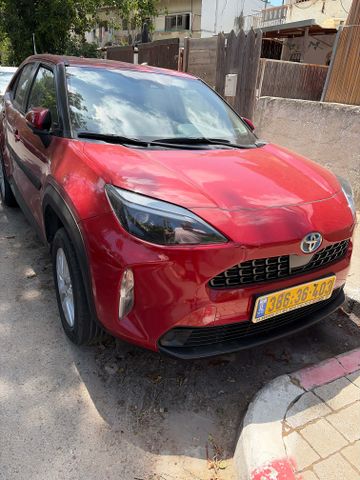 מודעת רכב טויוטה יאריס קרוס 2