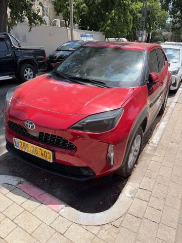 מודעת רכב טויוטה יאריס קרוס
