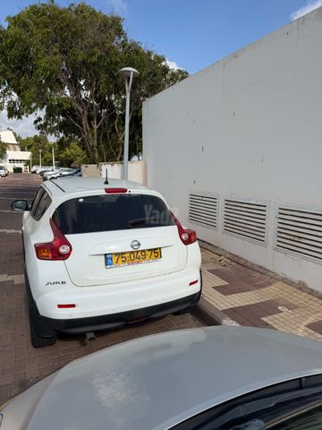ניסאן ג'וק