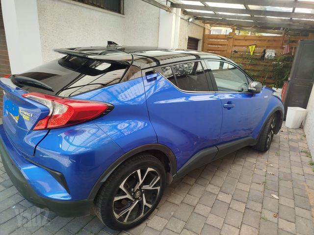 מודעת רכב טויוטה C-HR