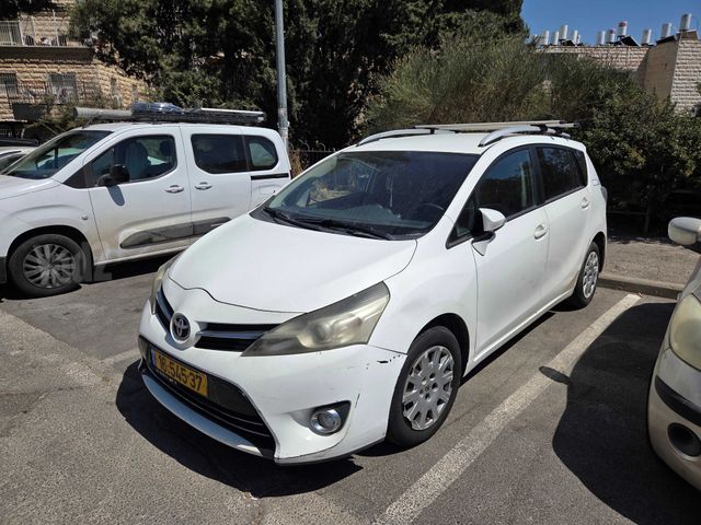 מודעת רכב טויוטה ורסו