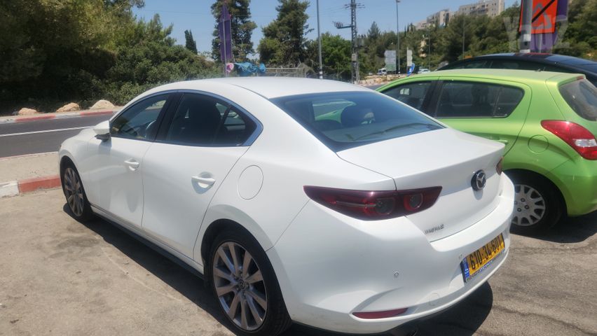 מאזדה 3