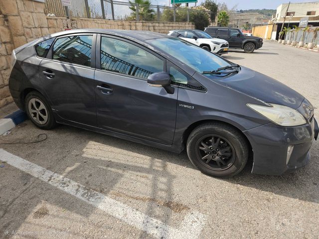 מודעת רכב טויוטה פריוס