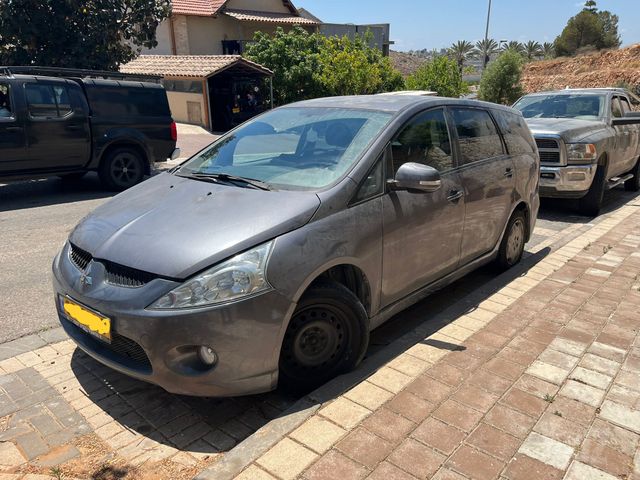 מודעת רכב מיצובישי גרנדיס