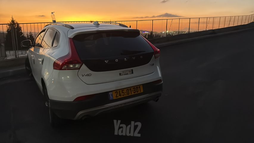 וולוו V40