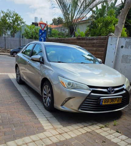 טויוטה קאמרי