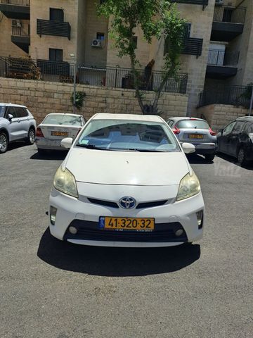 טויוטה פריוס