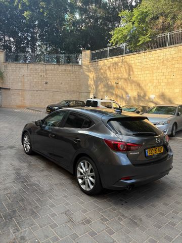מאזדה 3