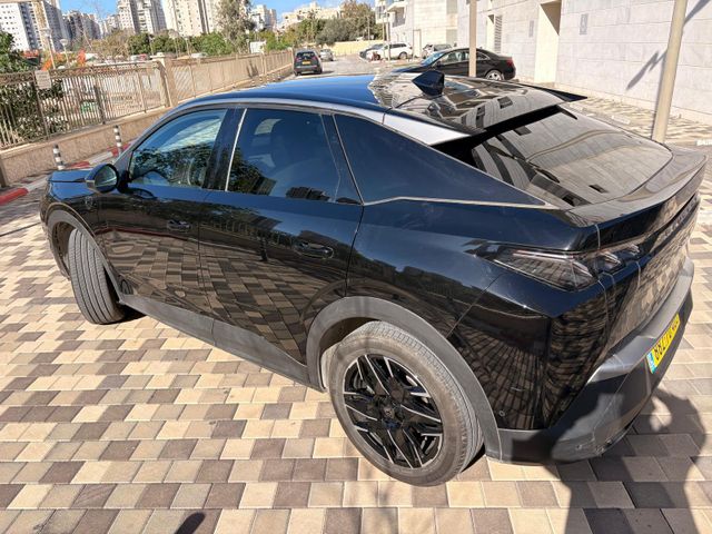פיג'ו 3008
