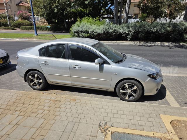 מאזדה 3