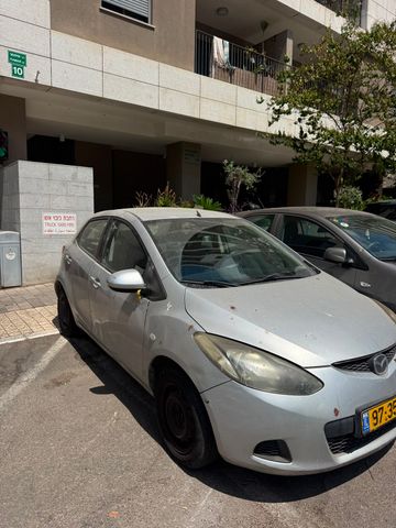 מודעת רכב מאזדה 2